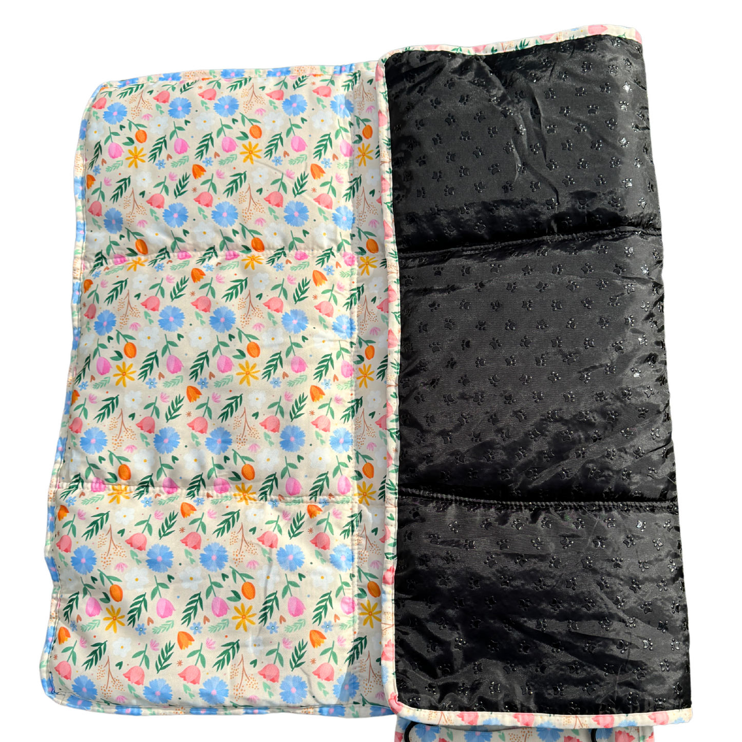 🌼 Blooming Blossom Travel Mat – Comfort for Pets, Style for You